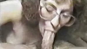 வெள்ளை ஸ்லட் கம் ஷாட்
