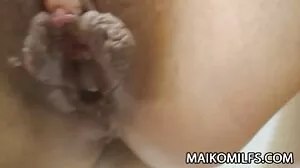 கசின் கிவ் மீ ஹாண்ட்ஜாப்
